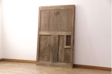 アンティーク建具　総欅(ケヤキ)材　整然と並ぶ格子がアクセントになる格子蔵戸(玄関戸、玄関ドア、引き戸)(R-051940)