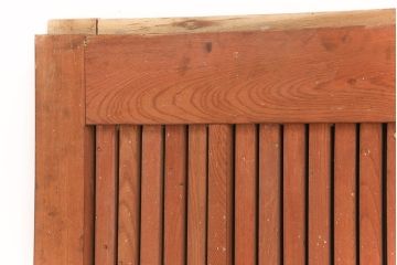 アンティーク建具　総ケヤキ材　金具がビッシリ!木肌と金具のコントラストがおしゃれな格子蔵戸(玄関戸、玄関ドア、引き戸)(R-051941)
