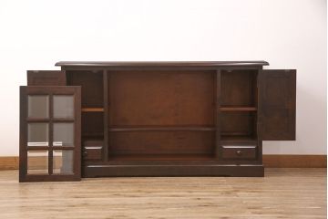 中古　美品　北海道民芸家具　HM135　深みのある色合いが美しいサイドボード(キャビネット、収納棚、リビングボード)(R-051958)