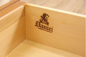 中古　美品　横浜ダニエル(daniel)　温かみのある色合いが魅力的なチェスト(定価約80万円)(引き出し、衣装箪笥、洋服タンス)(R-051960)