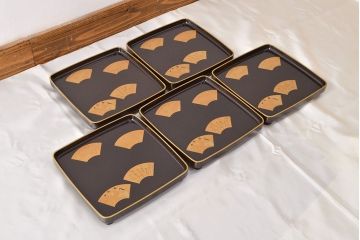 大正〜昭和初期　金蒔絵木製お膳5枚セット(お盆)(R-051962)