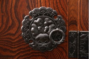 中古　岩谷堂箪笥　菊幸　美しい杢目が上質な雰囲気を醸し出す二段重ね和風キャビネット(定価約110万円)(食器棚、茶箪笥、収納棚、戸棚)(R-051963)