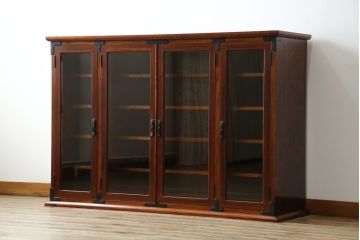 中古　伝統工芸　岩谷堂箪笥　金具の細やかなデザインが美しいサイドボード(ガラス戸棚、収納棚、キャビネット)(R-051964)