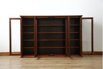 中古　伝統工芸　岩谷堂箪笥　金具の細やかなデザインが美しいサイドボード(ガラス戸棚、収納棚、キャビネット)(R-051964)