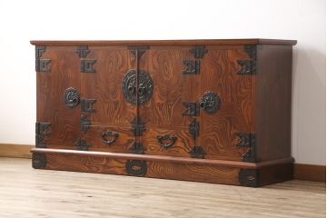 中古　伝統工芸　岩谷堂箪笥　菊幸作　ダイナミックな杢目が一際目を引く収納棚(戸棚、キャビネット、ローボード)(R-051965)