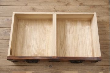 中古　伝統工芸　岩谷堂箪笥　菊幸作　ダイナミックな杢目が一際目を引く収納棚(戸棚、キャビネット、ローボード)(R-051965)