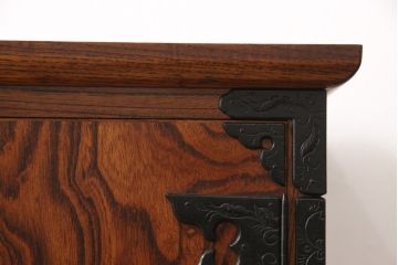 中古　伝統工芸　岩谷堂箪笥　菊幸作　ダイナミックな杢目が一際目を引く収納棚(戸棚、キャビネット、ローボード)(R-051965)