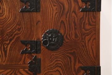 中古　伝統工芸　岩谷堂箪笥　菊幸作　ダイナミックな杢目が一際目を引く収納棚(戸棚、キャビネット、ローボード)(R-051965)