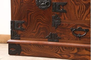 中古　伝統工芸　岩谷堂箪笥　菊幸作　ダイナミックな杢目が一際目を引く収納棚(戸棚、キャビネット、ローボード)(R-051965)