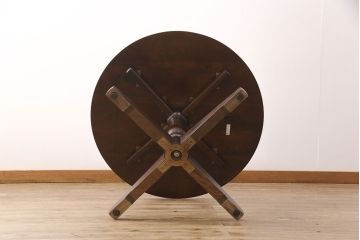 新古品　展示品　北海道民芸家具　樺材　HM472シリーズ　上品な優しい雰囲気を醸し出す円形テーブル(ラウンドテーブル、ダイニングテーブル、コーヒーテーブル)(定価約18万円)(R-051966)