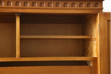 中古　横浜クラシック家具　ダニエル(Daniel)　アーリーアメリカン　木のあたたかみを感じる上品な衣装タンス(引き出し、チェスト、衣装盆、洋服タンス、着物箪笥)(定価約180万円)(R-051967)