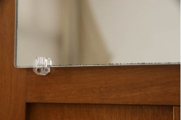 中古　横浜クラシック家具　ダニエル(daniel)　スパニッシュシリーズ　クラシカルな雰囲気が上品なワードローブ(定価約150万円)(洋服タンス、衣装箪笥、引き出し)(R-051980)