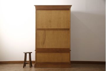 中古　横浜クラシック家具　ダニエル(daniel)　スパニッシュシリーズ　クラシカルな雰囲気が上品なワードローブ(定価約150万円)(洋服タンス、衣装箪笥、引き出し)(R-051980)