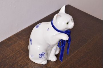 ノリタケ　Noritake　招き猫(中)　青小花　置物(ホームアクセサリー、ディスプレイ、置き物)(R-051981)