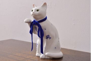 ノリタケ　Noritake　招き猫(中)　青小花　置物(ホームアクセサリー、ディスプレイ、置き物)(R-051981)