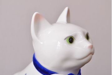ノリタケ　Noritake　招き猫(中)　青小花　置物(ホームアクセサリー、ディスプレイ、置き物)(R-051981)