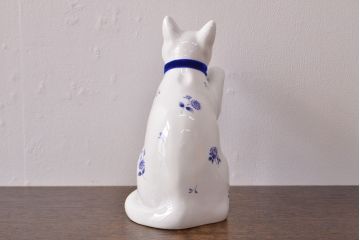 ノリタケ　Noritake　招き猫(中)　青小花　置物(ホームアクセサリー、ディスプレイ、置き物)(R-051981)
