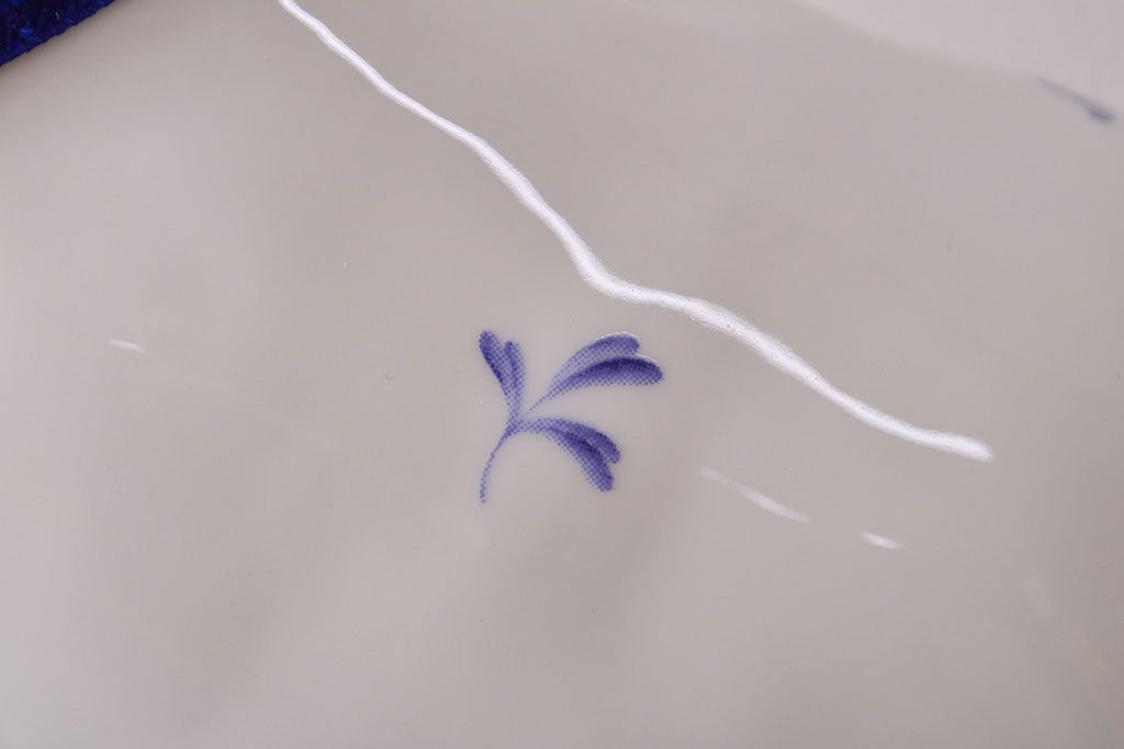 ノリタケ　Noritake　招き猫(中)　青小花　置物(ホームアクセサリー、ディスプレイ、置き物)(R-051981)