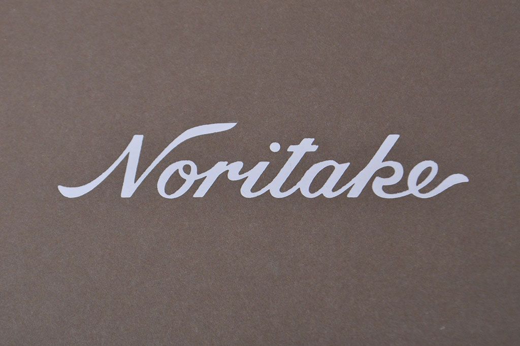 ノリタケ　Noritake　招き猫(中)　青小花　置物(ホームアクセサリー、ディスプレイ、置き物)(R-051981)