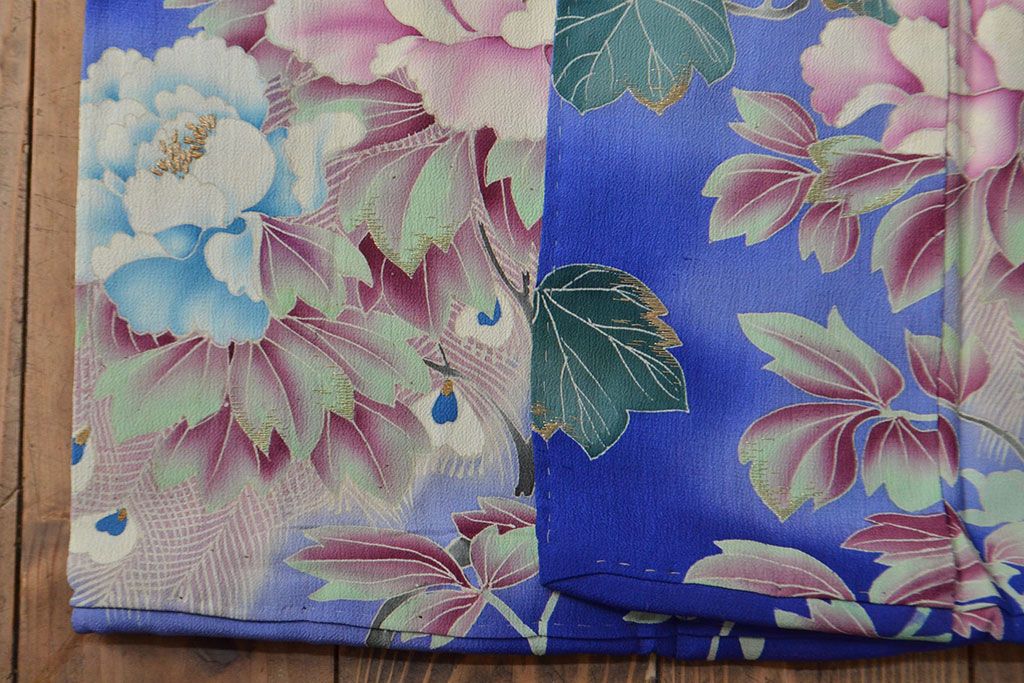 大正〜昭和初期　孔雀の図　縮緬着物(古布、正絹)(R-051989)