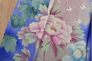 大正〜昭和初期　孔雀の図　縮緬着物(古布、正絹)(R-051989)