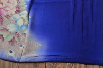 大正〜昭和初期　孔雀の図　縮緬着物(古布、正絹)(R-051989)