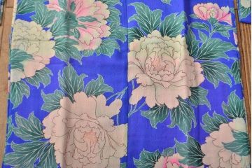 大正〜昭和初期　牡丹図　縮緬着物(古布、正絹)(R-051993)