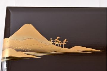明治期　富士風景図変わり　金蒔絵　五段重箱(共箱、漆器)(R-052006)
