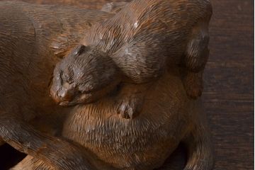 古い　虎親子　時代木彫り　在銘　作家物(置物、置き物、ディスプレイ)(R-052007)