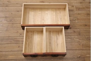 中古　美品　民芸家具　岩谷堂箪笥　牡丹の意匠金具が目を引く和モダンのサイドボード(定価約57万円)(収納棚、ガラス戸棚、キャビネット)(R-052014)