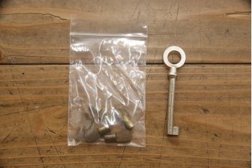 ビンテージ家具　美品　オーク材　ステンドグラス入り扉がおしゃれなキャビネット(本箱、ブックケース、収納棚、ヴィンテージ)(R-052015)