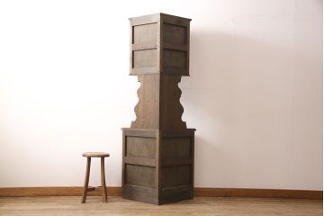 中古　永田良介商店　曲線と直線のコントラストが美しいコーナーキャビネット(定価約42万円)(収納棚、飾り棚)(R-052017)