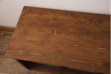 ラフジュ工房オリジナル　古建具リメイク　透かし彫りが上品なアクセントになる引き戸のテレビ台(ローボード、テレビボード、収納棚)(R-052022)