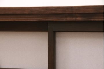 ラフジュ工房オリジナル　古建具リメイク　上品な透かし彫りが和の雰囲気を高める引き戸のテレビ台(ローボード、テレビボード、収納棚)(R-052023)