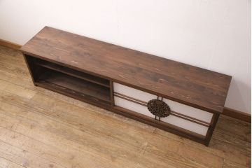 ラフジュ工房オリジナル　古建具リメイク　透かし彫り　上品な和の雰囲気を高める引き戸のテレビ台(ローボード、テレビボード、収納棚)(R-052025)