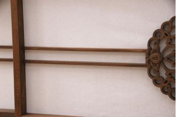 ラフジュ工房オリジナル　古建具リメイク　透かし彫り　上品な和の雰囲気を高める引き戸のテレビ台(ローボード、テレビボード、収納棚)(R-052025)