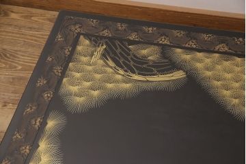 中古　工芸家具　極美品　立体的な漆塗りがインパクト抜群の高級座卓(定価約250万円)(ローテーブル)(R-052026)