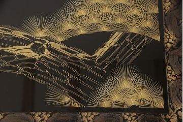 中古　工芸家具　極美品　立体的な漆塗りがインパクト抜群の高級座卓(定価約250万円)(ローテーブル)(R-052026)