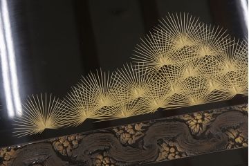 中古　工芸家具　極美品　立体的な漆塗りがインパクト抜群の高級座卓(定価約250万円)(ローテーブル)(R-052026)