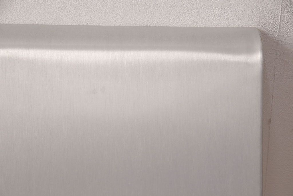 中古　emeco(エメコ)　SUPERLIGHT(スーパーライト)　メンズライクの空間づくりにおすすめのアルミ製チェア(サイドチェア、椅子)(定価約14万円)(R-052028)