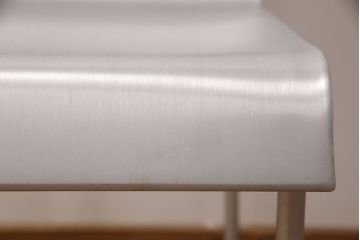 中古　emeco(エメコ)　SUPERLIGHT(スーパーライト)　メンズライクの空間づくりにおすすめのアルミ製チェア(サイドチェア、椅子)(定価約14万円)(R-052028)