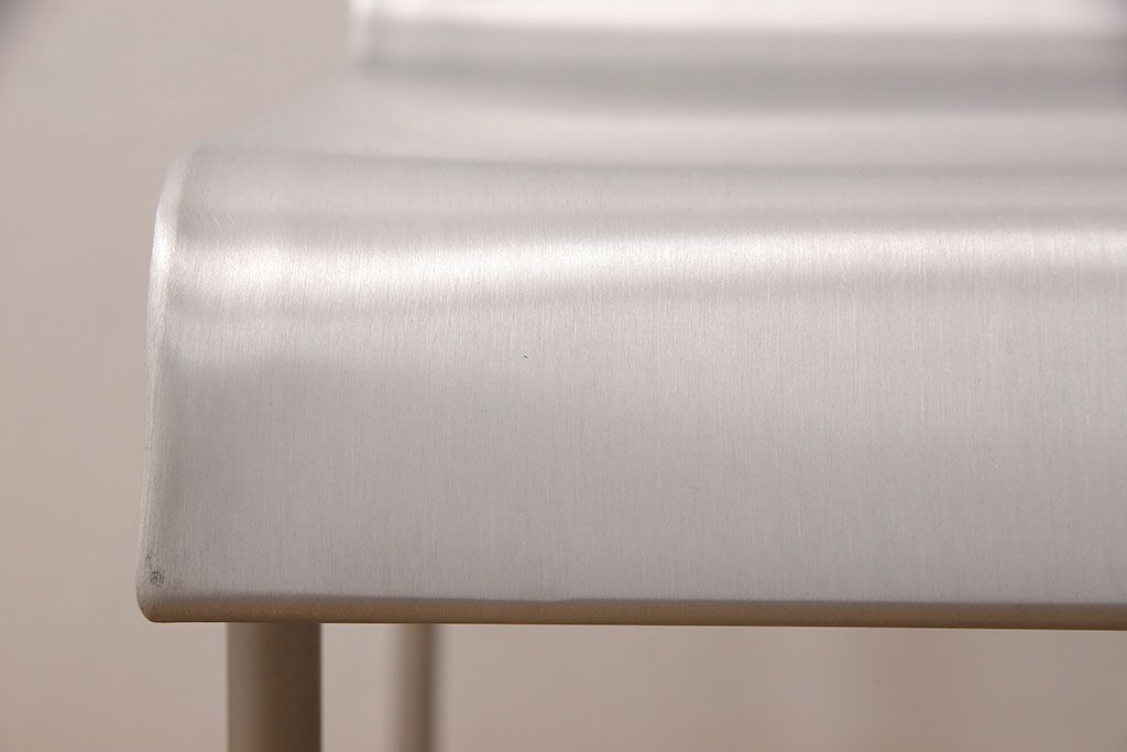 中古　emeco(エメコ)　SUPERLIGHT(スーパーライト)　メンズライクの空間づくりにおすすめのアルミ製チェア(サイドチェア、椅子)(定価約14万円)(R-052028)