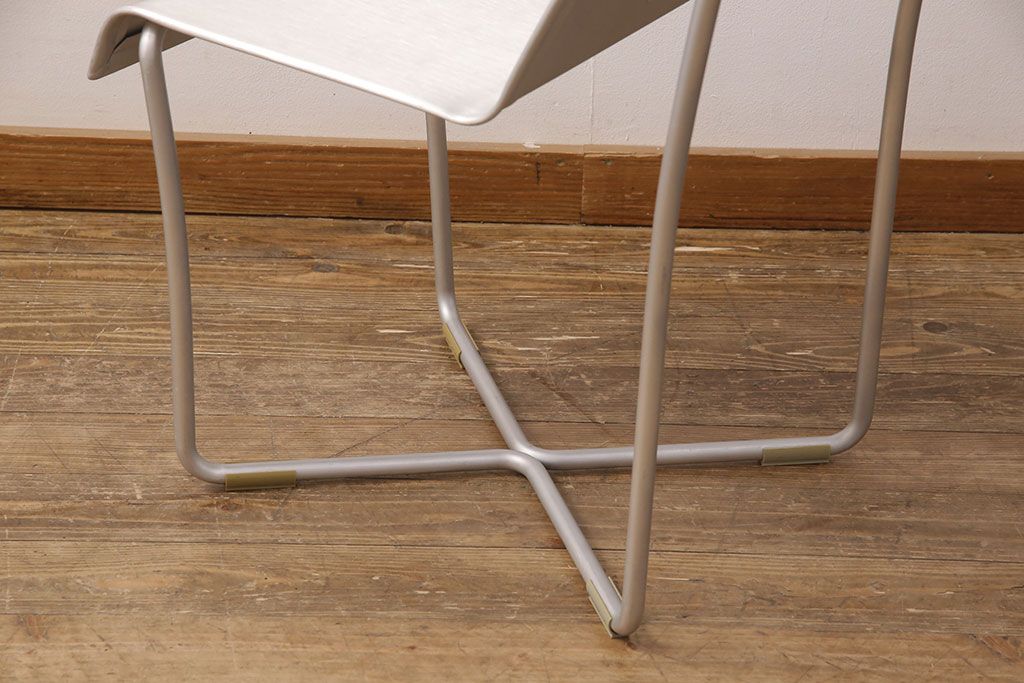 中古　emeco(エメコ)　SUPERLIGHT(スーパーライト)　メンズライクの空間づくりにおすすめのアルミ製チェア(サイドチェア、椅子)(定価約14万円)(R-052028)