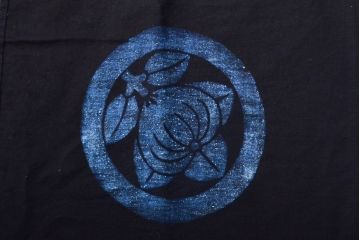 明治〜大正　古い家紋入り藍染め　木綿古布(R-052036)
