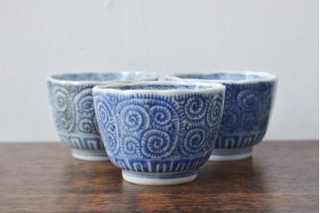 幕末〜明治　伊万里焼　蛸唐草文染付　蕎麦猪口3個セット(和食器)(R-052074)
