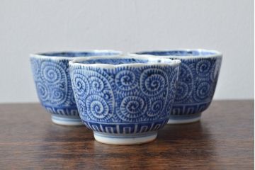 幕末〜明治　伊万里焼　蛸唐草文染付　蕎麦猪口3個セット(和食器)(R-052075)