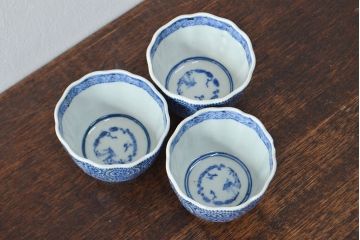 幕末〜明治　伊万里焼　蛸唐草文染付　蕎麦猪口3個セット(和食器)(R-052075)
