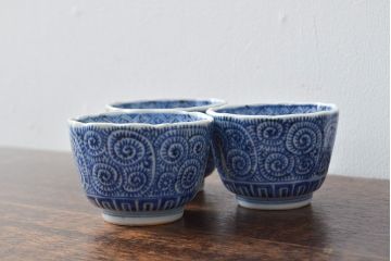 幕末〜明治　伊万里焼　蛸唐草文染付　蕎麦猪口3個セット(和食器)(R-052075)