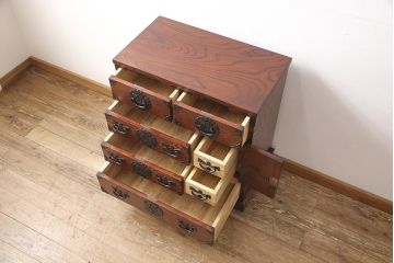 中古　美品　岩谷堂箪笥　厚みのある金具が立派な威厳のある車箪笥(小箪笥、チェスト、引き出し)(R-052083)