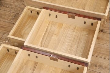 中古　美品　岩谷堂箪笥　厚みのある金具が立派な威厳のある車箪笥(小箪笥、チェスト、引き出し)(R-052083)